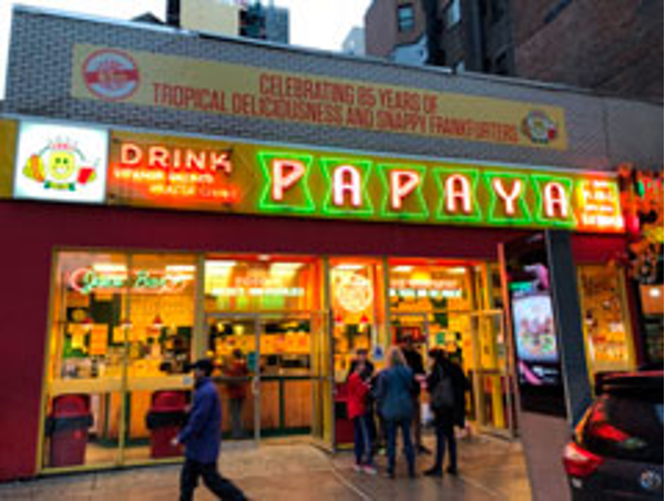 El icónico Papaya King vuelve a la industria de franquicias
